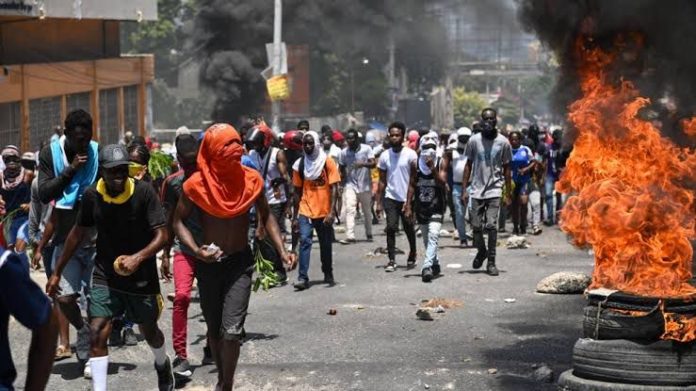 Violencia en Haití se duplica y gente se va