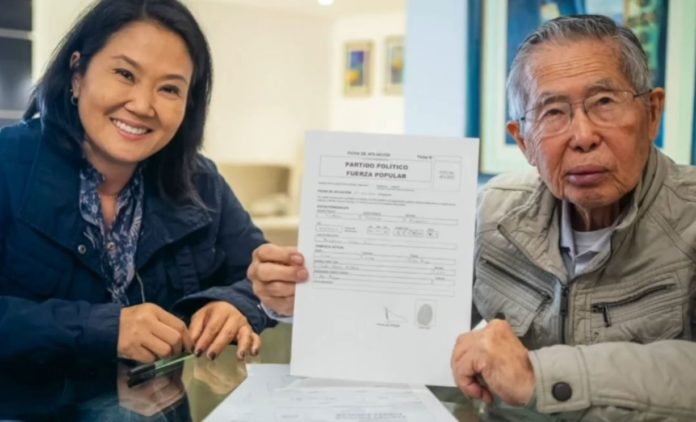 Ayer, a través de las redes sociales, la lideresa de Fuerza Popular, Keiko Fujimori, hizo oficial la afiliación de su padre, Alberto Fujimori