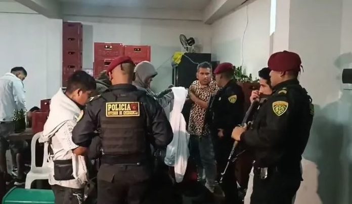 Caen con armas y drogas en discoteca de Comas