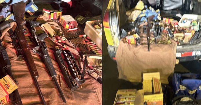 Caen con arsenal de armas y municiones