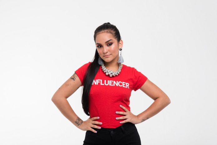 Daniela Darcourt cantará en el Perú vs. Paraguay