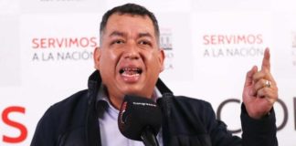 Darwin Espinoza culpa a su trabajador de los delitos