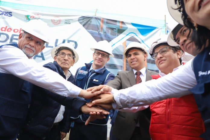 Ate: Colocan primera piedra para nuevo Centro de Salud Fortaleza