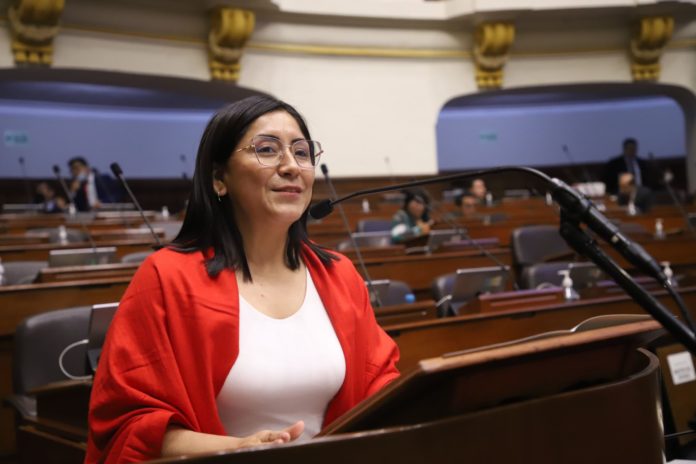 Kelly Portalatino integrará Comisión de Ética, pese a estar investigada