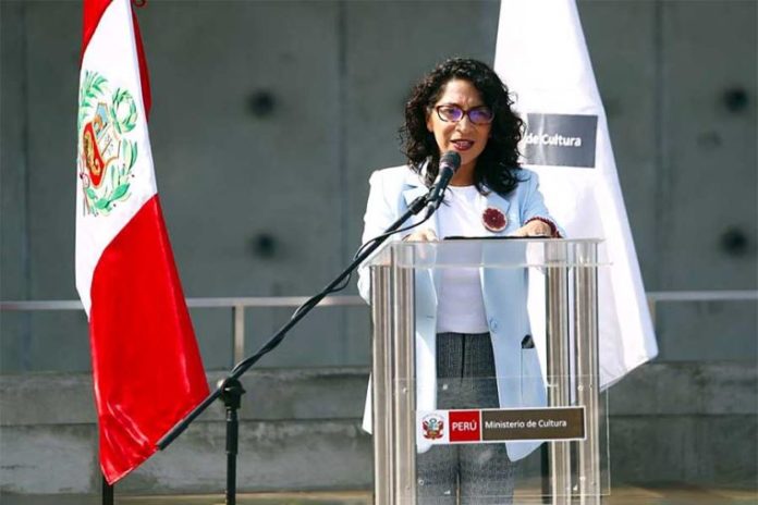 Ministra Urteaga observará la nueva ley de cine