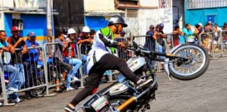 Maduro declara las piruetas en moto como un deporte nacional