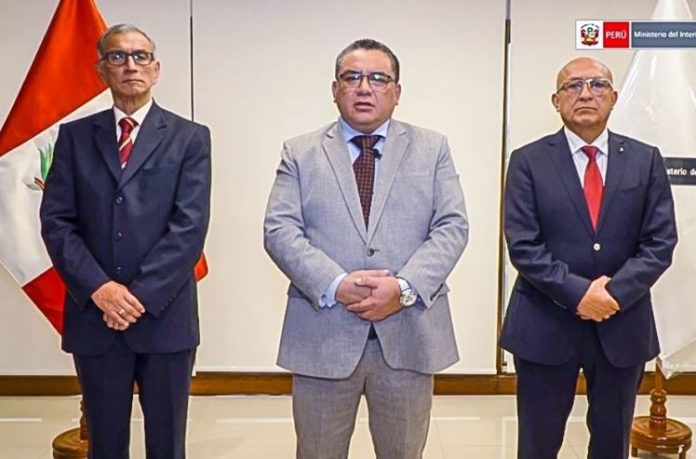 Ministro Santivañez denunció a la Diviac Ministro Santivañez denunció a la Diviac