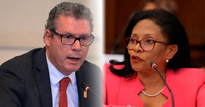 Presentan moción de censura contra ministros de Educación y la Mujer