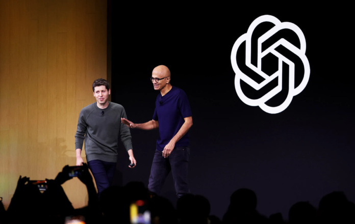 ChatGPT se conectará a través de Siri para iPhone