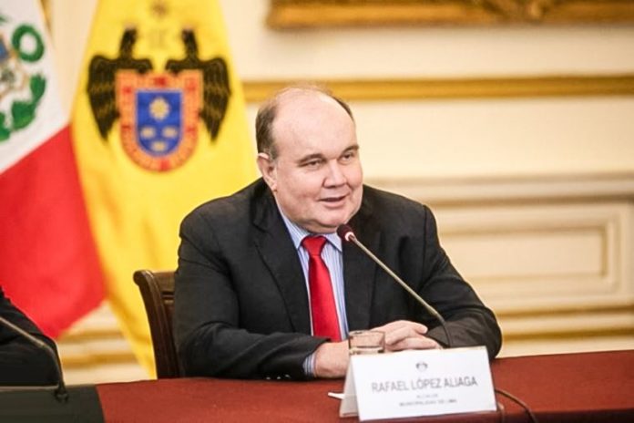 Rafael López Aliaga quiere carruajes de estilo inglés