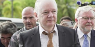 Julian Assange, fundador de WikiLeaks, llega a Australia
