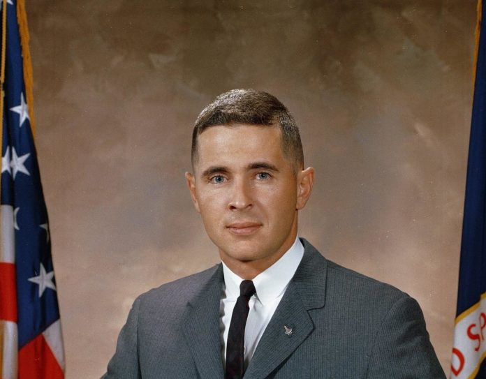 William Anders, astronauta del Apollo 8, falleció en accidente aéreo William Anders, astronauta del Apollo 8, falleció en accidente aéreo