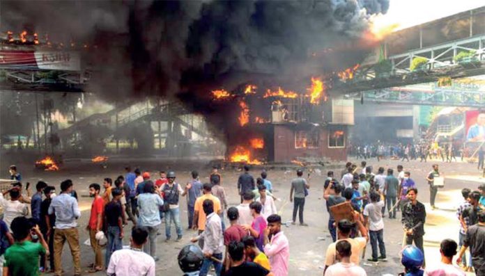 105 muertos en protesta en Bangladesh