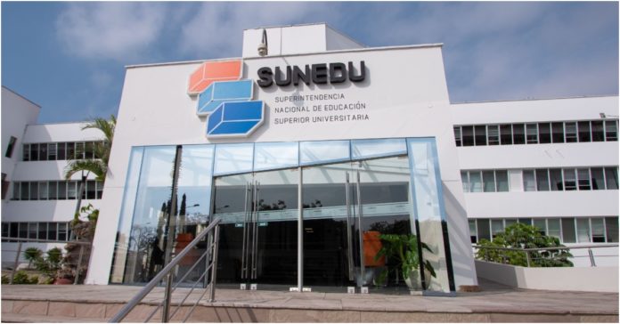 Congreso aprueba licenciamiento permanente para universidades supervisadas por Sunedu y permite clases 100% virtuales