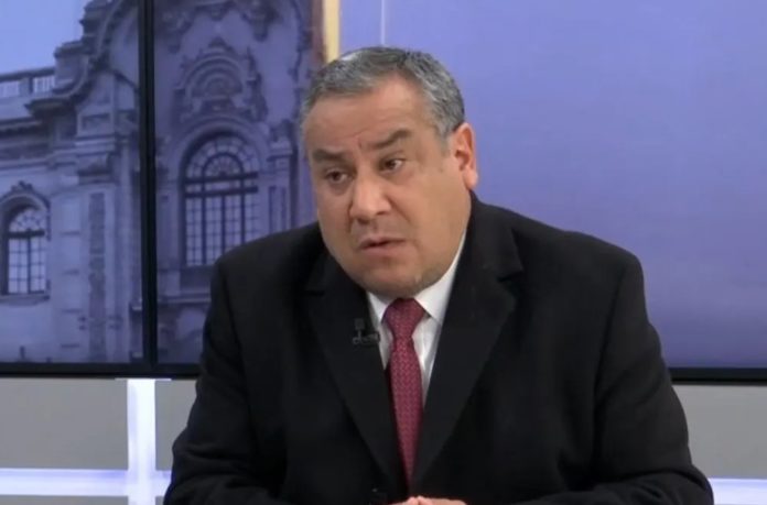 Adrianzén culpa a Fiscalía por filtraciones en investigación a Dina
