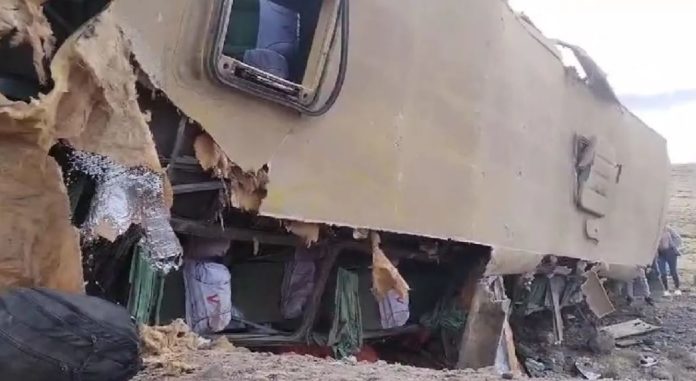Bus vuelca y deja 22 heridos y 4 muertos en Ayacucho
