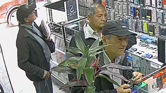 Adultos Mayores son implicados de robo de celulares en Comas