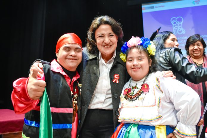 Cuidarán personas con discapacidad