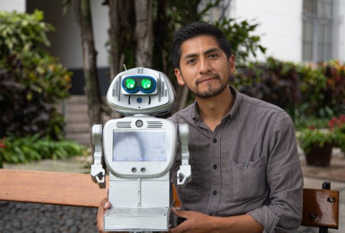 Kipi, el primer robot multilingüe, viajará por el mundo