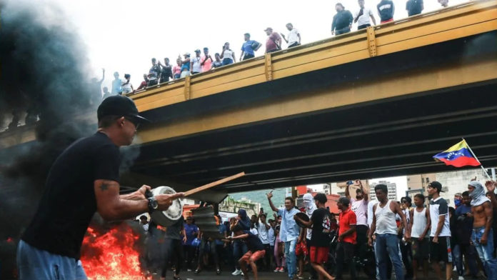 Reportaron a 11 civiles muertos tras las protestas en Venezuela