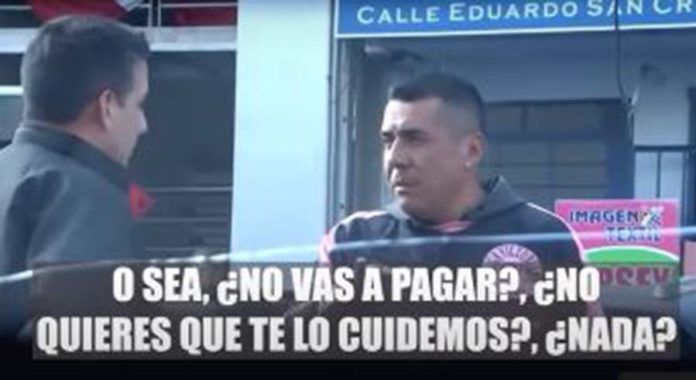 'Parqueadores' se adueñan de Gamarra