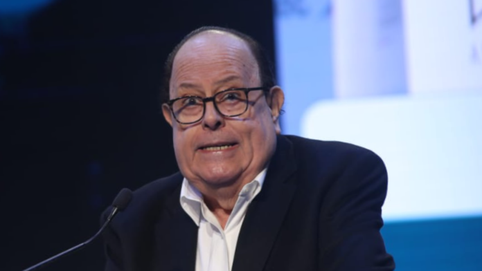 Julio Velarde rechaza aumento del sueldo mínimo Julio Velarde rechaza aumento del sueldo mínimo