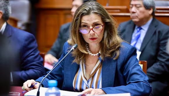 Ministra de Vivienda menciona que presidenta debe ganar más que cualquier otra autoridad Ministra de Vivienda menciona que presidenta debe ganar más que cualquier otra autoridad