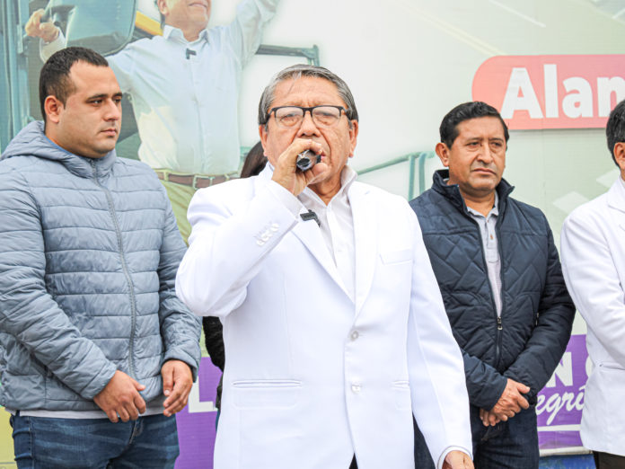GORE Callao entrega 3 ambulancias para población de Ventanilla