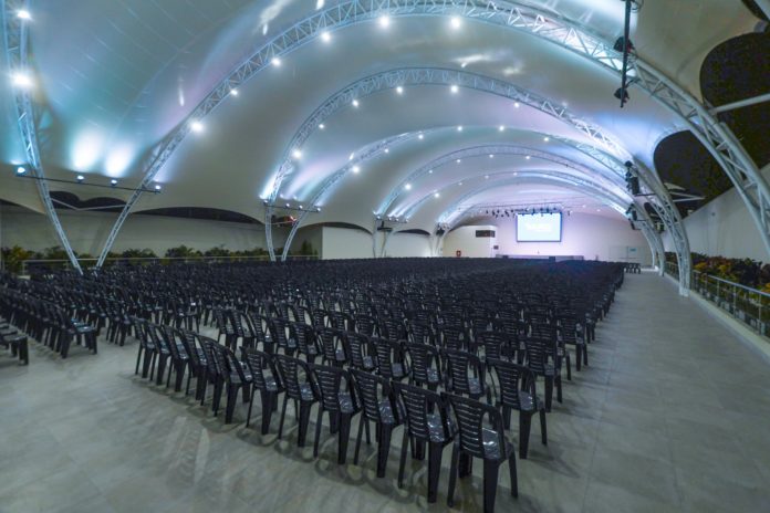 Alcalde de Surco inaugura su Centro de Convenciones