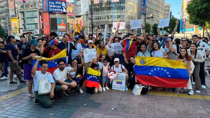 Miles de venezolanos se levantan en protesta contra el fraude electoral de Maduro