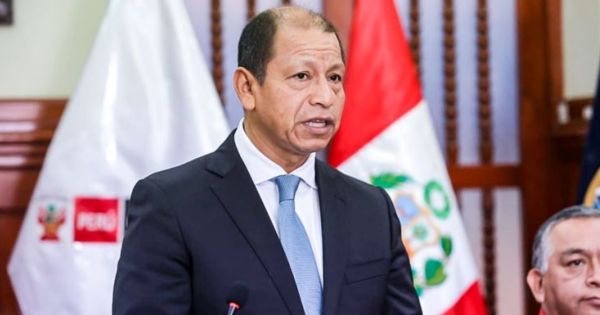 Ministro Maurate a favor de aumento del sueldo mínimo Ministro Maurate a favor de aumento del sueldo mínimo