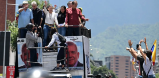 Reaparece María Corina Machado en protesta multitudinaria contra resultados electorales Reaparece María Corina Machado en protesta multitudinaria contra resultados electorales