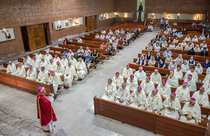 Conferencia Episcopal en contra de ley sobre lesa humanidad