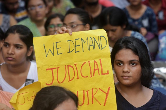 India: Asesinato de una doctora en Calcuta causa indignación