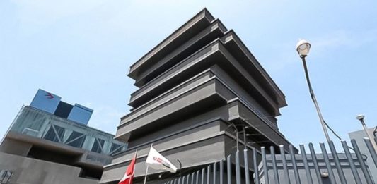 Aumento salarial de 400 soles para docentes universitarios se hará efectivo este mes