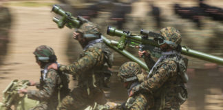 Israel acusa a Hezbollah de almacenar armas en viviendas civiles en Líbano