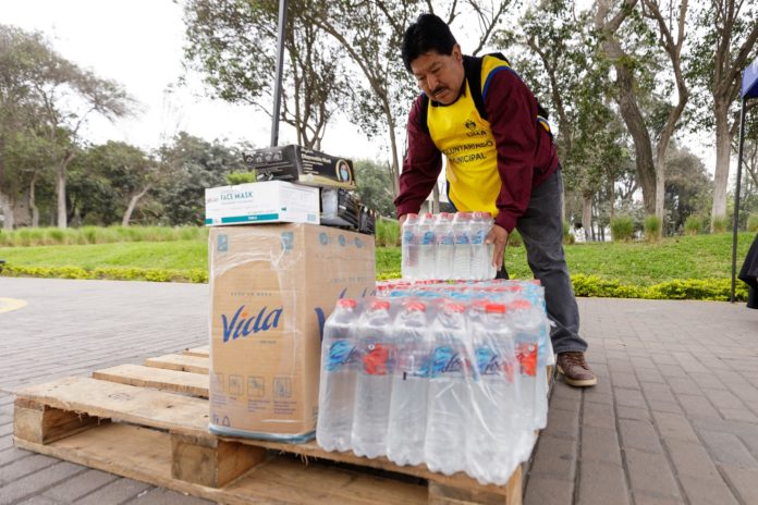 Ayudan a afectados en incendios forestales