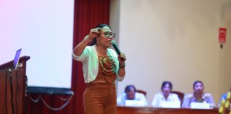 La Fiscalía solicita 36 meses de prisión preventiva para el esposo de la congresista Elizabeth Medina por supuestos sobornos.