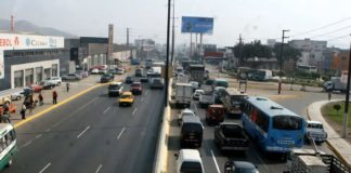 Paro de transportistas en Lima Norte deja a miles de usuarios varados por extorsiones y violencia