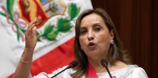 Congreso impide salida del país a Dina Boluarte
