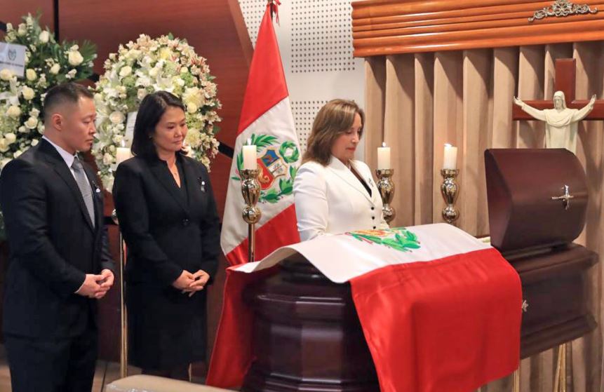 la presidenta Dina Boluarte, llegó al Ministerio de Cultura para asistir al velatorio de Alberto Fujimori