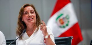 Dina Boluarte asistió a la fiscalía para declarar