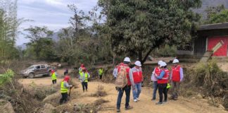 Mejoran caminos a sectores pobres