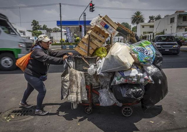Recicla botellas de plástico Recicla botellas de plástico