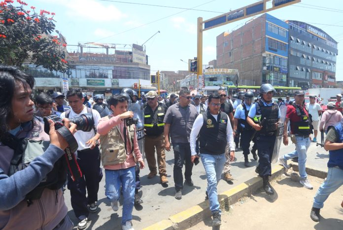 SMP limpia el comercio ilegal en Carlos Izaguirre