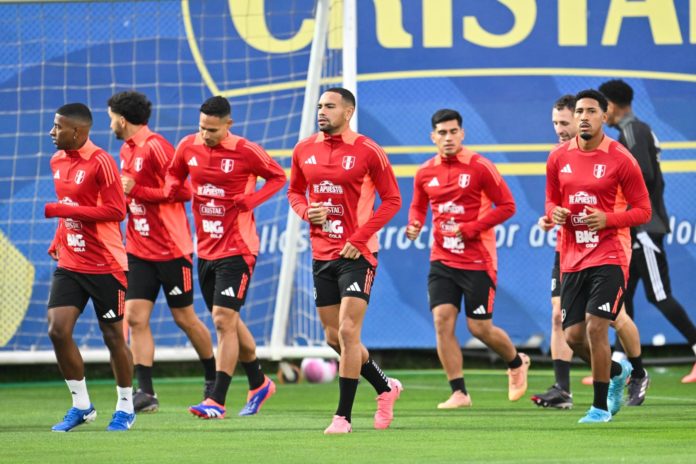 Selección peruana viaja hoy para enfrentar a Brasil este martes Selección peruana viaja hoy para enfrentar a Brasil este martes