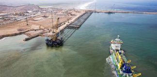 Barcos chinos siguen extrayendo recursos del mar peruano