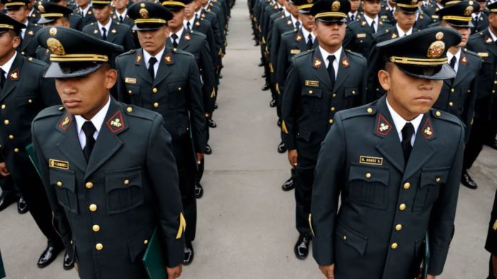 Graduación anticipada de policías ante crisis de inseguridad