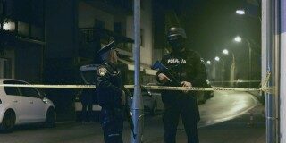 Un adolescente mató a un policía e hirió a otro