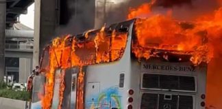Tailandia: Autobús escolar se incendió con 44 pasajeros a bordo
